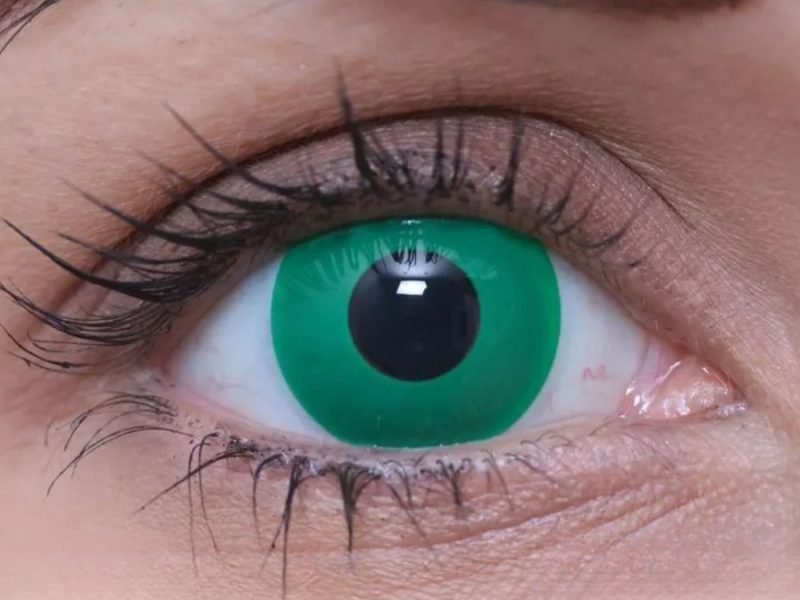 ColourVUE Crazy Green (2 stk) , Abdeckung, 3 Monatskontaktlinsen - ohne Dioptrie